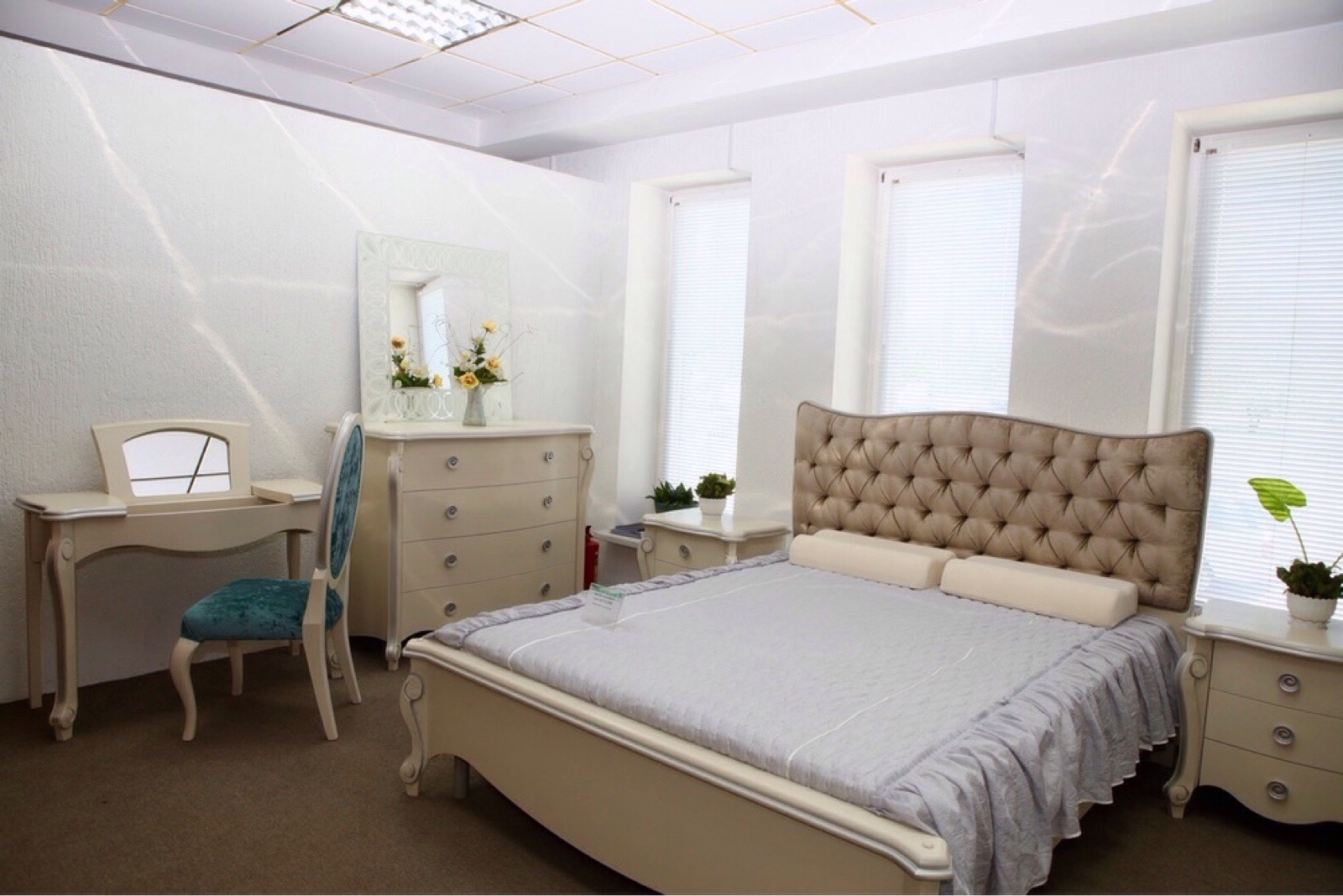 Кровать двуспальная "Луиза" 1800*2000 белая эмаль с серебряной патиной